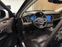 Volvo XC90 T8 AWD Recharge Ultra Dark | Vol! | Bowers & Wilkins | Luchtvering | Stoelventilatie | Trekhaak | 360 Camera | Head-Up Display | Stoelmassage | 455pk | Adaptieve Cruise Control | Stoelverwarming voor+achter | Stuurwielverwarming | Schuifdak | 20 Inch | Full LED Meesturende koplampen | Pilot Assist | BLIS Dode Hoek Detectie | Alcantara hemelbekleding | Lederen handgrepen en zonnekleppen | Elektrische voorstoelen geheugen | Nappa Lederen bekleding | Zitting verlenging voorstoelen | Lederen Dashboard | Google Infotainment | Keyless Drive | Parkeersensoren voor+achter | Privacy Glass | Elektrisch bedienbare achterklep | Geïntegreerde zongordijnen achterportieren | Geïntegreerd kinderzitje achterin | Verlichte instaplijsten | 7-Persoons | 4-Zone Climate Control | DAB Radio | Apple Carplay/Android Auto | Alarm Klasse III | Draadloos telefoon opladen | Volvo On Call met mobiele App functie | Onyx Black Metallic |