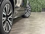 Volvo XC90 T8 AWD Recharge Ultra Dark | Vol! | Bowers & Wilkins | Luchtvering | Stoelventilatie | Trekhaak | 360 Camera | Head-Up Display | Stoelmassage | 455pk | Adaptieve Cruise Control | Stoelverwarming voor+achter | Stuurwielverwarming | Schuifdak | 20 Inch | Full LED Meesturende koplampen | Pilot Assist | BLIS Dode Hoek Detectie | Alcantara hemelbekleding | Lederen handgrepen en zonnekleppen | Elektrische voorstoelen geheugen | Nappa Lederen bekleding | Zitting verlenging voorstoelen | Lederen Dashboard | Google Infotainment | Keyless Drive | Parkeersensoren voor+achter | Privacy Glass | Elektrisch bedienbare achterklep | Geïntegreerde zongordijnen achterportieren | Geïntegreerd kinderzitje achterin | Verlichte instaplijsten | 7-Persoons | 4-Zone Climate Control | DAB Radio | Apple Carplay/Android Auto | Alarm Klasse III | Draadloos telefoon opladen | Volvo On Call met mobiele App functie | Onyx Black Metallic |