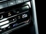 Volkswagen T-Roc 1.5 TSI Style | Navigatie | Camera | Schuif/Kanteldak | DAB | Climate Control | LED Koplampen |