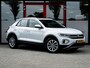 Volkswagen T-Roc 1.5 TSI Style | Navigatie | Camera | Schuif/Kanteldak | DAB | Climate Control | LED Koplampen |