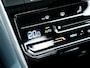 Volkswagen T-Roc 1.5 TSI Style | Navigatie | Camera | Schuif/Kanteldak | DAB | Climate Control | LED Koplampen |