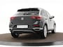 Volkswagen T-Roc 1.5 TSI 150pk Sport DSG · Panoramadak · Afneembare Trekhaak · Stoelverwarming · Navigatie · 17"Velgen · Elek. Inklapbare Spiegels ·