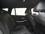 BMW 3-Serie Touring 330e M Sport PHEV 293pk Dealer O.H. | Trekhaak Af Fabriek | Adaptive Cruise | Head Up | 360 Camera | Adaptief Onderstel | Alcantara Sportstoelen & Stuur Verwarmd | Laser LED | Sfeerverlichting | Keyless | Blis | Apple Carplay | Plug In Hybrid |