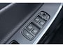 Volvo V60 1.6 T3 Momentum | Bi-Xenon | Panoramadak | Leder | Stoelverwarming | PDC V+A