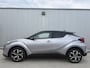 Toyota C-HR / C-HR+ 1.8 Hybrid Bi-Tone Limted Automaat | Cruise control adaptief | CarPlay | PDC V+A | Achteruitrijcamera | Stoelverwarming |