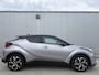 Toyota C-HR / C-HR+ 1.8 Hybrid Bi-Tone Limted Automaat | Cruise control adaptief | CarPlay | PDC V+A | Achteruitrijcamera | Stoelverwarming |