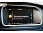 Volvo V40 2.0 T3 Dynamic Edition | Panoramadak | Volvo on Call | Harman Kardon | Standkachel | Trekhaak | Camera