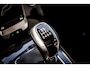 Volvo V40 2.0 T3 Dynamic Edition | Panoramadak | Volvo on Call | Harman Kardon | Standkachel | Trekhaak | Camera