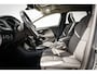 Volvo V40 2.0 T3 Dynamic Edition | Panoramadak | Volvo on Call | Harman Kardon | Standkachel | Trekhaak | Camera
