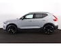 Volvo XC40 B3 Plus Black Edition - IntelliSafe Assist & Surround - 360º Camera - Harman/Kardon audio - Verwarmde voorstoelen & stuur - Parkeersensoren voor & achter - Elektr. bedienb. voorstoelen met geheugen links - Draadloze tel. lader - Extra getint glas - Inklapbare trekhaak - 20' LMV