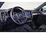 Volvo XC40 B3 Plus Black Edition - IntelliSafe Assist & Surround - 360º Camera - Harman/Kardon audio - Verwarmde voorstoelen & stuur - Parkeersensoren voor & achter - Elektr. bedienb. voorstoelen met geheugen links - Draadloze tel. lader - Extra getint glas - Inklapbare trekhaak - 20' LMV