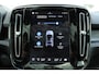 Volvo C40 Single Motor Extended Range Ultimate 82 kWh Connect MicroTech / Nubuck Textiel Bekleding | Trekhaak Elektrisch Uitklapbaar | Lichtmetalen Velgen 19" | Alls Banden | Digitale Binnen Spiegel |Cruise Control Adaptief Met Stop&Go En Stuurhulp | Electronic Climate Controle | Voorstoelen + Stuurwiel Verwarmend | Warmtepomp | Google Navigatie Systeem |