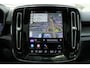 Volvo C40 Single Motor Extended Range Ultimate 82 kWh Connect MicroTech / Nubuck Textiel Bekleding | Trekhaak Elektrisch Uitklapbaar | Lichtmetalen Velgen 19" | Alls Banden | Digitale Binnen Spiegel |Cruise Control Adaptief Met Stop&Go En Stuurhulp | Electronic Climate Controle | Voorstoelen + Stuurwiel Verwarmend | Warmtepomp | Google Navigatie Systeem |