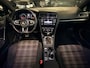 Volkswagen Golf GTI Performance Pano Akra