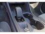 Volvo XC40 B3 Core - IntelliSafe Assist & Surround - Parkeercamera achter - Parkeersensoren voor & achter - Elektr. bedienb. voorstoelen met geheugen links - Extra getint glas - 18' LMV