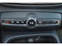 Volvo XC40 B3 Core - IntelliSafe Assist & Surround - Parkeercamera achter - Parkeersensoren voor & achter - Elektr. bedienb. voorstoelen met geheugen links - Extra getint glas - 18' LMV