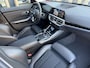 BMW 3-Serie Touring 330i | Driving assistant | Sfeer-verlichting | 19 inch | Sport-s