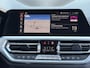 BMW 3-Serie Touring 330i | Driving assistant | Sfeer-verlichting | 19 inch | Sport-s