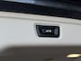 BMW 3-Serie Touring 330i | Driving assistant | Sfeer-verlichting | 19 inch | Sport-s