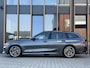 BMW 3-Serie Touring 330i | Driving assistant | Sfeer-verlichting | 19 inch | Sport-s