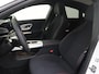 Mercedes-Benz CLA 200 Business Solution AMG 58 kWh Nightpakket - Carplay - Dodehoek Assistent - Sfeerverlichting - Achteruitrijcamera - Stoelverwarming
