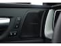 Volvo XC60 2.0 T8 Plug-in hybrid AWD Ultimate Dark | Trekhaak | 360 camera | Head-up | Harman / Kardon 4x Stoel + stuurverwarming |