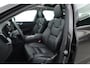 Volvo XC60 2.0 T8 Plug-in hybrid AWD Ultimate Dark | Trekhaak | 360 camera | Head-up | Harman / Kardon 4x Stoel + stuurverwarming |