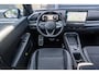 Volkswagen T-Roc 1.5 eTSI 150pk DSG R-Line First Edition | Trekhaak | Matrix LED | 19" Velgen