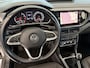 Volkswagen T-Cross 1.0 TSI Style Airco - Parkeersensoren - Navigatie - Licht metalen velgen 17 inch - Dodehoek detector - Dakrails - Bluetooth - Cruise control - Led verlichting - Radio - Start/stop systeem - Stuur multifunc - Elektrische ramen