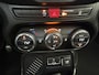 Jeep Renegade 1.4 MultiAir Limited Airco - Cruise control - Parkeersensoren - Dakrails - Navigatie - Stuur multifunctioneel - Lederen bekleding - Licht metalen velgen 17 inch - Mistlampen - Start/stop systeem - Elektrische ram