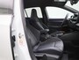 Volkswagen Golf 1.5 eTSI R-Line Edition | 116 PK | Demo | Automaat | Navigatie | Draadloze Apple Carplay | Adaptieve cruise control | Climate control | Stuur- en Stoelverwarming | Achteruitrij Camera | Park Assist | Sfeerverlichting | Keyless | Dodehoek sensoren | Black style Pakket |