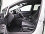 Volkswagen Golf 1.5 eTSI R-Line Edition | 116 PK | Demo | Automaat | Navigatie | Draadloze Apple Carplay | Adaptieve cruise control | Climate control | Stuur- en Stoelverwarming | Achteruitrij Camera | Park Assist | Sfeerverlichting | Keyless | Dodehoek sensoren | Black style Pakket |