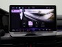 Volkswagen Golf 1.5 eTSI R-Line Edition | 116 PK | Demo | Automaat | Navigatie | Draadloze Apple Carplay | Adaptieve cruise control | Climate control | Stuur- en Stoelverwarming | Achteruitrij Camera | Park Assist | Sfeerverlichting | Keyless | Dodehoek sensoren | Black style Pakket |