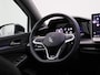 Volkswagen Golf 1.5 eTSI R-Line Edition | 116 PK | Demo | Automaat | Navigatie | Draadloze Apple Carplay | Adaptieve cruise control | Climate control | Stuur- en Stoelverwarming | Achteruitrij Camera | Park Assist | Sfeerverlichting | Keyless | Dodehoek sensoren | Black style Pakket |