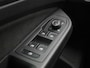 Volkswagen Golf 1.5 eTSI R-Line Edition | 116 PK | Demo | Automaat | Navigatie | Draadloze Apple Carplay | Adaptieve cruise control | Climate control | Stuur- en Stoelverwarming | Achteruitrij Camera | Park Assist | Sfeerverlichting | Keyless | Dodehoek sensoren | Black style Pakket |