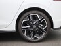 Volkswagen Golf 1.5 eTSI R-Line Edition | 116 PK | Demo | Automaat | Navigatie | Draadloze Apple Carplay | Adaptieve cruise control | Climate control | Stuur- en Stoelverwarming | Achteruitrij Camera | Park Assist | Sfeerverlichting | Keyless | Dodehoek sensoren | Black style Pakket |