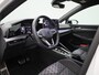 Volkswagen Golf 1.5 eTSI R-Line Edition | 116 PK | Demo | Automaat | Navigatie | Draadloze Apple Carplay | Adaptieve cruise control | Climate control | Stuur- en Stoelverwarming | Achteruitrij Camera | Park Assist | Sfeerverlichting | Keyless | Dodehoek sensoren | Black style Pakket |