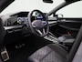 Volkswagen Golf Variant 1.5 eTSI R-Line Edition 116 PK Automaat | Demo | Apple Carplay draadloos | 360 Camera | Navigatie | Digital cockpit | Android Auto draadloos | Dodehoek sensoren | Elektrische achterklep | Black style | 18" Lichtmetalen velgen | Sportstoelen | Keyless access |