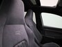 Volkswagen Golf 1.5 eTSI R-Line Business 150 PK | Automaat | Panoramisch Schuif - Kanteldak | Navigatie | Digital Cockpit pro | Keyless | Stoelverwarming | Ledachterlichten met dynamisch knipperlicht | Achteruitrijcamera | Design Pakket Exterieur 'Black Style'