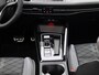 Volkswagen Golf 1.5 eTSI R-Line Business 150 PK | Automaat | Panoramisch Schuif - Kanteldak | Navigatie | Digital Cockpit pro | Keyless | Stoelverwarming | Ledachterlichten met dynamisch knipperlicht | Achteruitrijcamera | Design Pakket Exterieur 'Black Style'