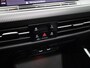 Volkswagen Golf 1.5 eTSI R-Line Business 150 PK | Automaat | Panoramisch Schuif - Kanteldak | Navigatie | Digital Cockpit pro | Keyless | Stoelverwarming | Ledachterlichten met dynamisch knipperlicht | Achteruitrijcamera | Design Pakket Exterieur 'Black Style'