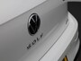 Volkswagen Golf 1.5 eTSI R-Line Business 150 PK | Automaat | Panoramisch Schuif - Kanteldak | Navigatie | Digital Cockpit pro | Keyless | Stoelverwarming | Ledachterlichten met dynamisch knipperlicht | Achteruitrijcamera | Design Pakket Exterieur 'Black Style'