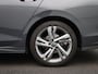 Volkswagen Golf Variant 1.5 eTSI R-Line Business | EM | Automaat | Navigatie | Carplay | Climatronic (Automatische Airco) | Digital Cockpit | Parkeercamera | Elektrische Achterklep