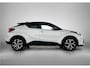 Toyota C-HR / C-HR+ 1.8 Hybrid Style | Dodehoek detectie | Parkeersensoren voor+achter | Stoelverwarming | Trekhaak afneembaar | Navigatie | Apple CarPlay/Android auto | Full LED verlichting |