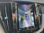 Volvo XC60 2.0 T6 Plug-in Hybrid AWD Ultimate Bright | PHEV Long Range | Trekhaak | 360 Graden Camera | Harman Kardon Audio | Panoramadak | Keyless Entry | Elektrische Achterklep | Elektrisch Verstelbare Voorstoelen | Lederen Bekleding | Stoelverwarming | Alarm | Gelamineerd Glas | Navigatie | Apple Carplay | Android Auto