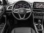Volkswagen T-Roc 1.5 TSI 150pk DSG Style · Panoramadak · Camera · P-Sensoren · Apple/Android Car Play · Navigatie · 18'' Inch · Garantie t/m 02-11-2027 of 40.000km