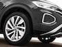 Volkswagen T-Roc 1.5 TSI 150pk DSG Style · Panoramadak · Camera · P-Sensoren · Apple/Android Car Play · Navigatie · 18'' Inch · Garantie t/m 02-11-2027 of 40.000km