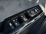 Kia EV6 GT AWD 77.4 kWh 585 pk / SOH 100% /Fabrieksgarantie tot 4-2031 / Dealer onderhouden / Meridian Audio / Warmtepomp / Camera 360° / Navi / Apple Carplay Android / 21" LM wielen / HUD / Sport & Kuipstoelen / CCS Snelladen / Elektr. Achterklep / Stoel Verwarming / Stuurwiel Verwarming / Achterbank Verwarming / DAB /