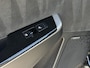 Kia EV6 GT AWD 77.4 kWh 585 pk / SOH 100% /Fabrieksgarantie tot 4-2031 / Dealer onderhouden / Meridian Audio / Warmtepomp / Camera 360° / Navi / Apple Carplay Android / 21" LM wielen / HUD / Sport & Kuipstoelen / CCS Snelladen / Elektr. Achterklep / Stoel Verwarming / Stuurwiel Verwarming / Achterbank Verwarming / DAB /