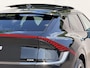 Kia EV6 GT AWD 77.4 kWh 585 pk / SOH 100% /Fabrieksgarantie tot 4-2031 / Dealer onderhouden / Meridian Audio / Warmtepomp / Camera 360° / Navi / Apple Carplay Android / 21" LM wielen / HUD / Sport & Kuipstoelen / CCS Snelladen / Elektr. Achterklep / Stoel Verwarming / Stuurwiel Verwarming / Achterbank Verwarming / DAB /